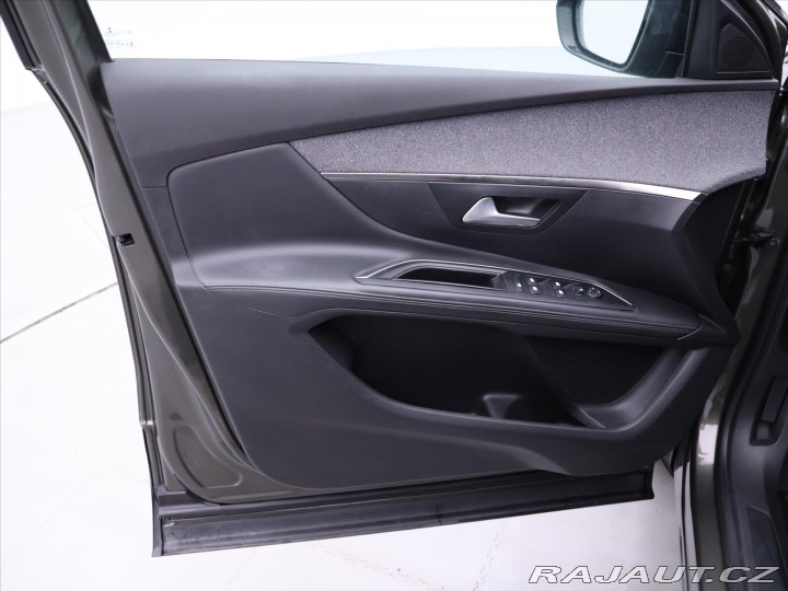 Peugeot 5008 1,5 BlueHDI 96kW 7 Míst D 2020