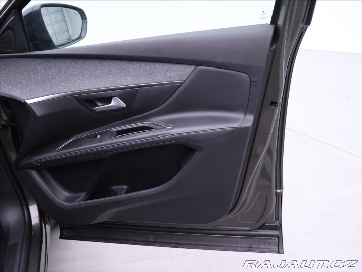 Peugeot 5008 1,5 BlueHDI 96kW 7 Míst D 2020