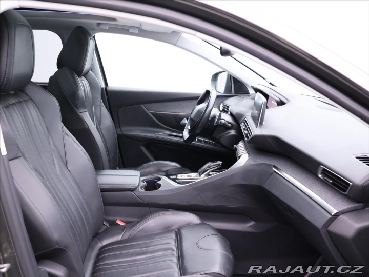Peugeot 5008 1,5 BlueHDI 96kW 7 Míst D 2020