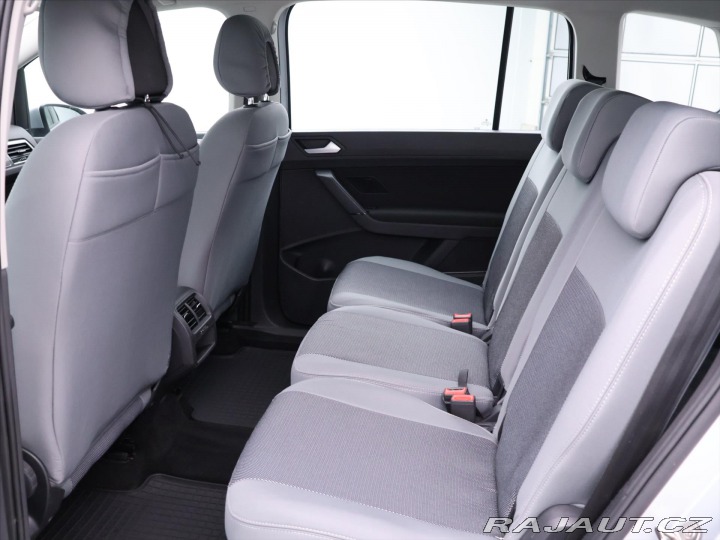 Volkswagen Touran 1,6 TDI 85KW DSG Klimatiz 2018