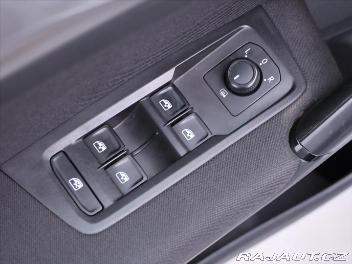 Volkswagen Touran 1,6 TDI 85KW DSG Klimatiz 2018