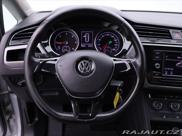 Volkswagen Touran 1,6 TDI 85KW DSG Klimatiz 2018