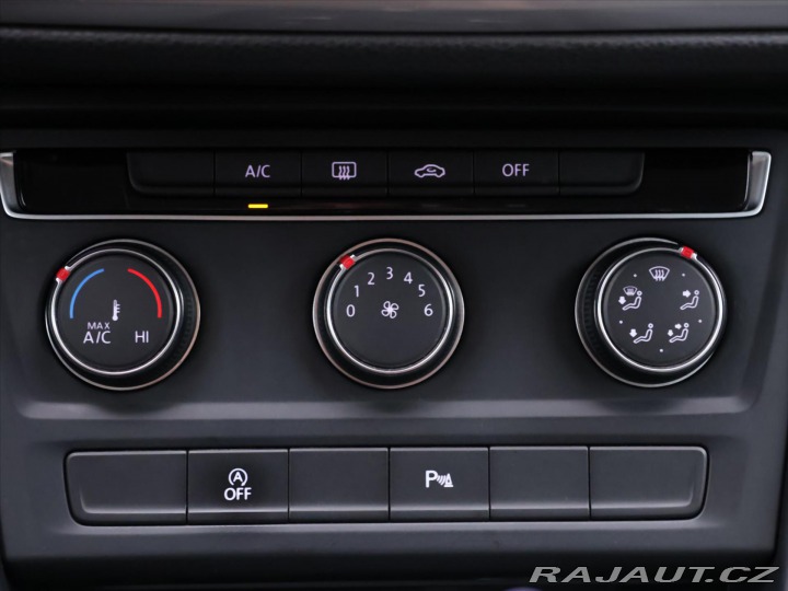 Volkswagen Touran 1,6 TDI 85KW DSG Klimatiz 2018