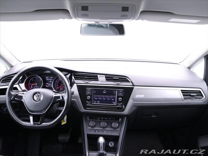 Volkswagen Touran 1,6 TDI 85KW DSG Klimatiz 2018