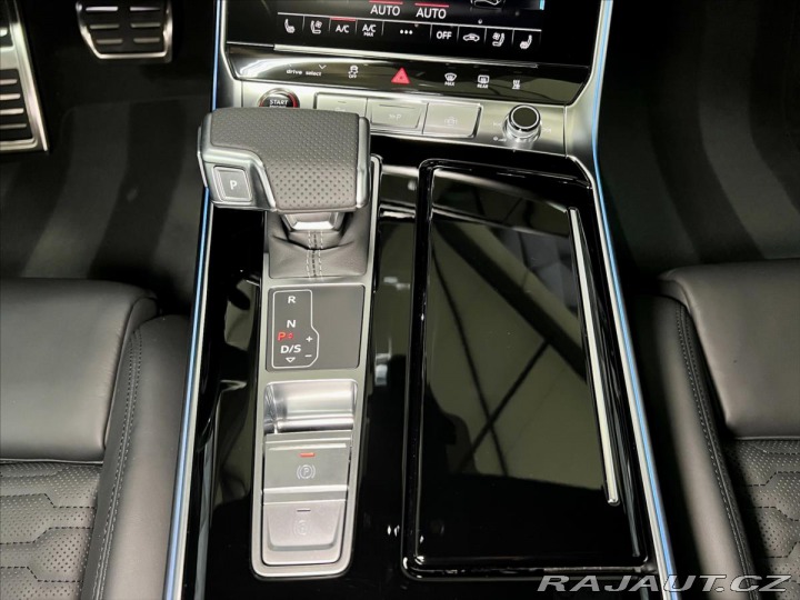 Audi RS6 PERFORMANCE,AKRAPOVIČ,KER 2024