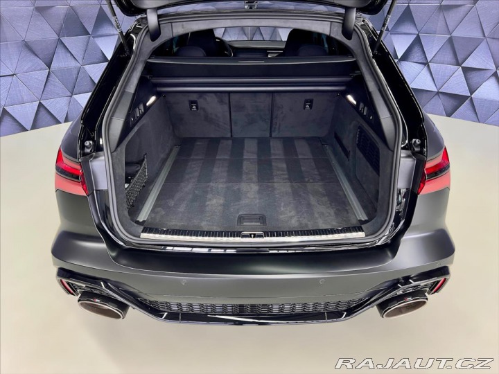 Audi RS6 PERFORMANCE,AKRAPOVIČ,KER 2024