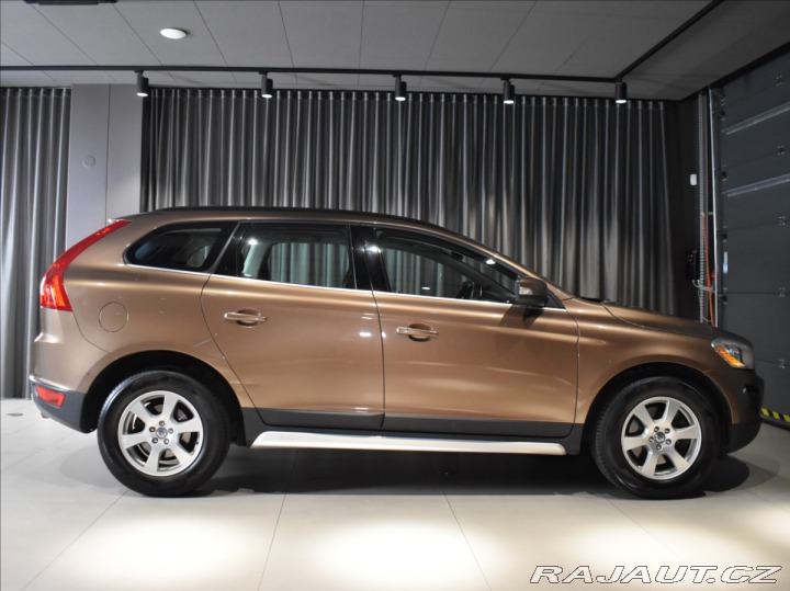 Volvo XC60 2,4 D5 AWD Momentum 4X4 2011