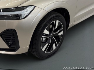 Volvo XC60 2,0 B5 AWD Plus Dark 4524 2025