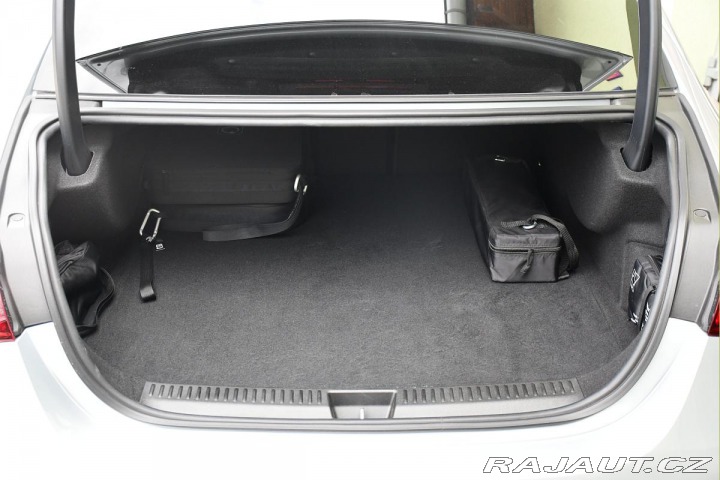 Mercedes-Benz E 300de 4M TAŽNÉ K360°ČR 1M 2024