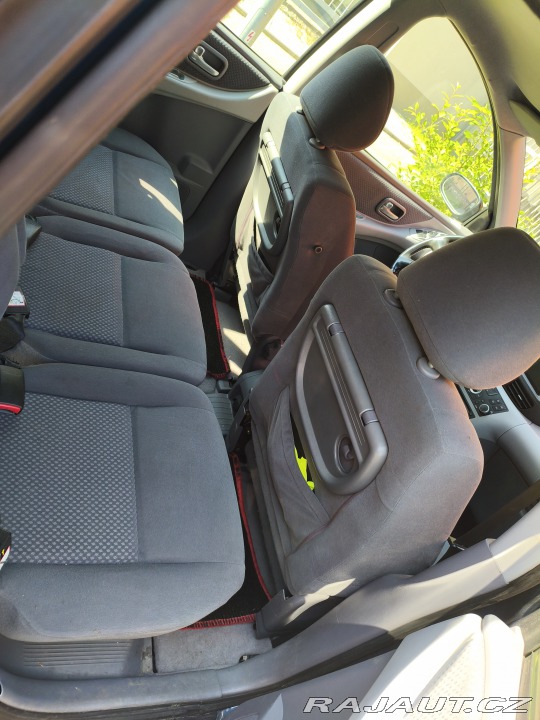 Nissan Almera Tino 2006