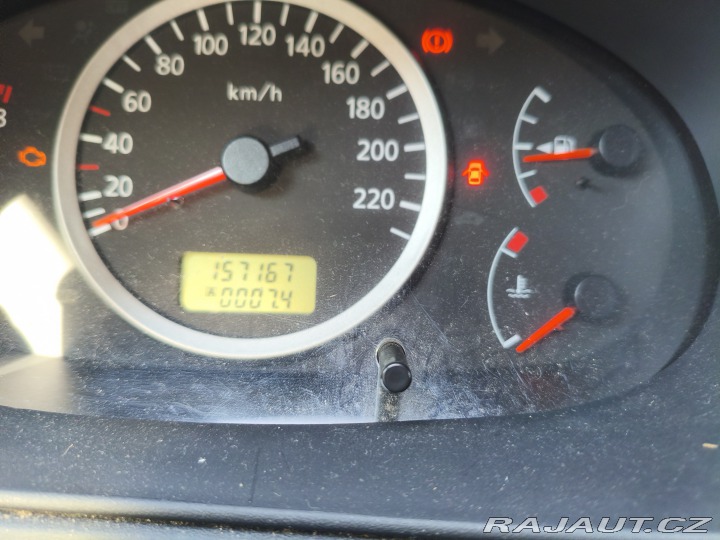 Nissan Almera Tino 2006