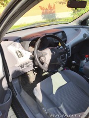Nissan Almera Tino 2006