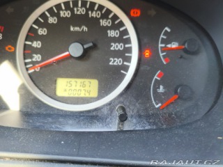 Nissan Almera Tino 2006