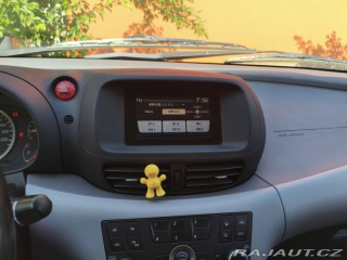 Nissan Almera Tino 2006