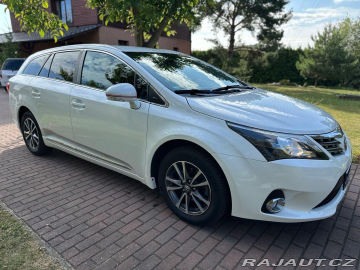 Toyota Avensis 1.8 16v Automat 2014