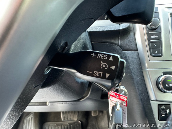 Toyota Avensis 1.8 16v Automat 2014