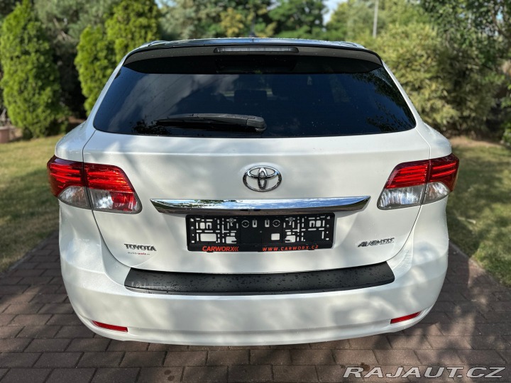 Toyota Avensis 1.8 16v Automat 2014