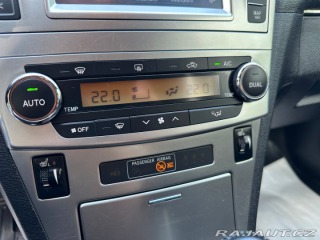 Toyota Avensis 1.8 16v Automat 2014