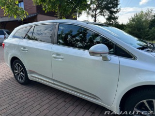 Toyota Avensis 1.8 16v Automat 2014