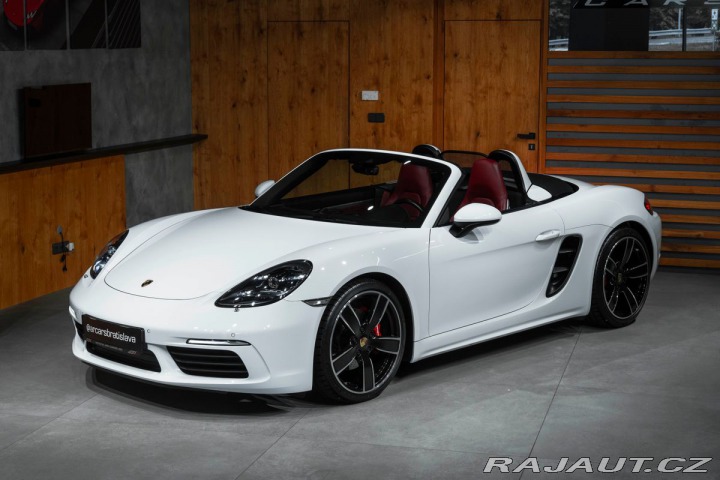 Porsche Boxster 718, BOSE, CHRONO, VÝFUKY 2017