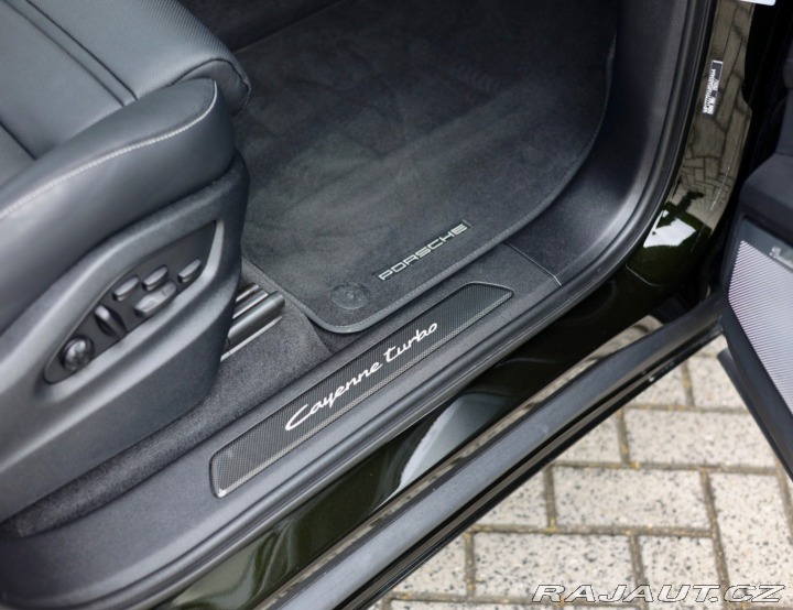 Porsche Cayenne Coupe V8 Turbo E-Hybrid 2024