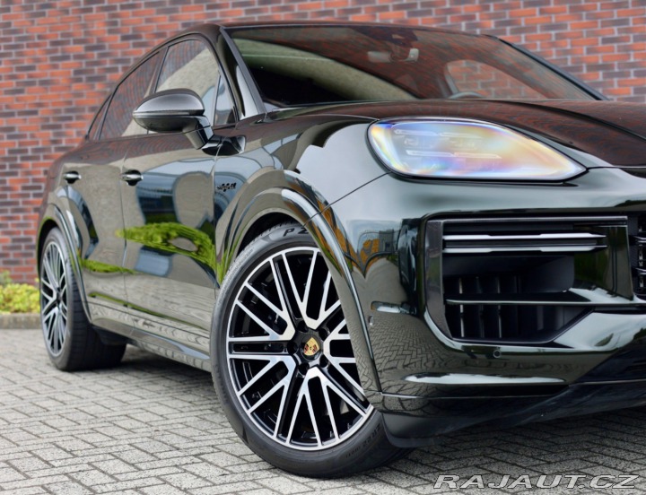 Porsche Cayenne Coupe V8 Turbo E-Hybrid 2024