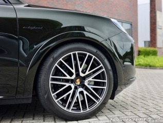 Porsche Cayenne Coupe V8 Turbo E-Hybrid 2024