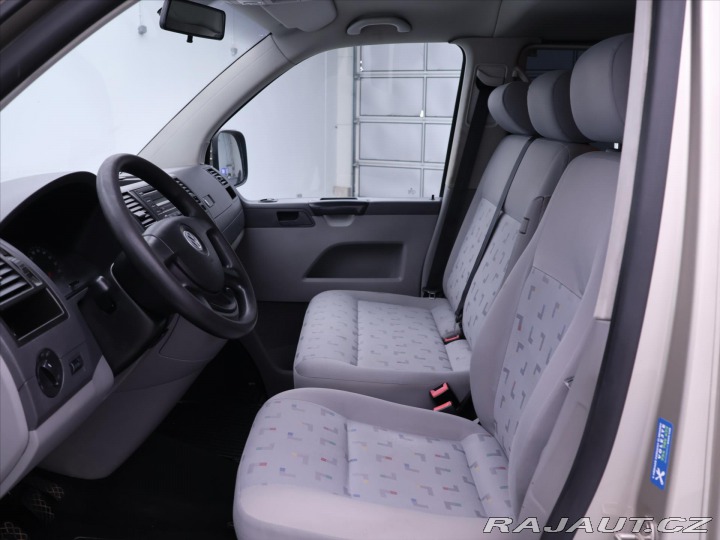 Volkswagen Caravelle 2,5 TDI 128kW STK5/27 DPH 2008