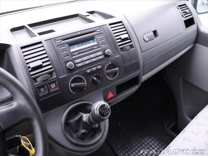 Volkswagen Caravelle 2,5 TDI 128kW STK5/27 DPH 2008