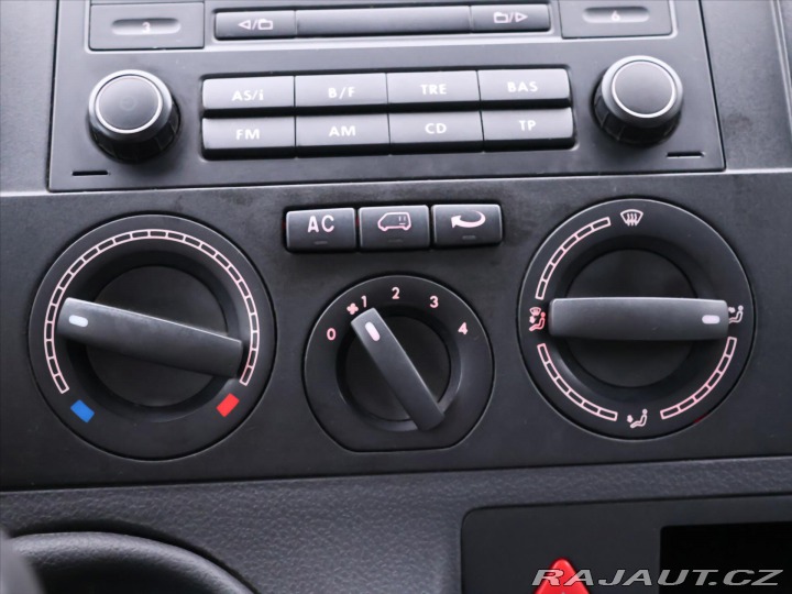 Volkswagen Caravelle 2,5 TDI 128kW STK5/27 DPH 2008