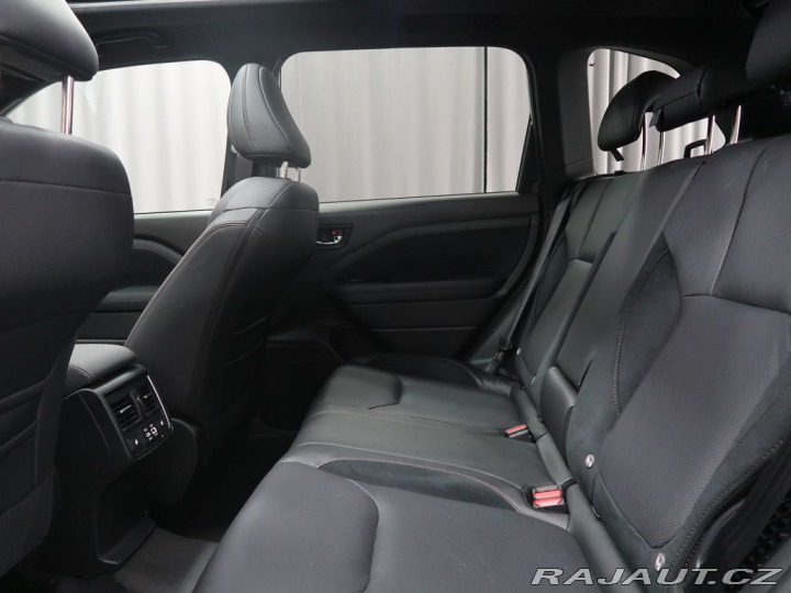 Subaru Forester TOURING 4X4. Předváděcí v 2025
