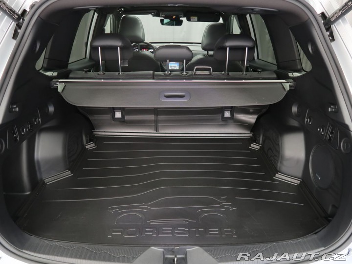 Subaru Forester TOURING 4X4. Předváděcí v 2025