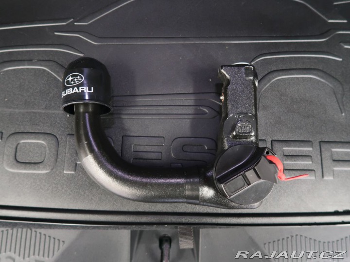 Subaru Forester TOURING 4X4. Předváděcí v 2025