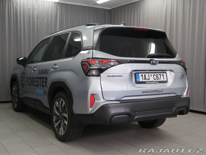 Subaru Forester TOURING 4X4. Předváděcí v 2025