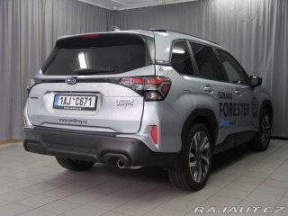 Subaru Forester TOURING 4X4. Předváděcí v 2025