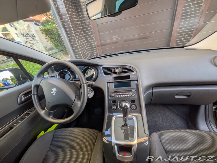 Peugeot 5008 2015