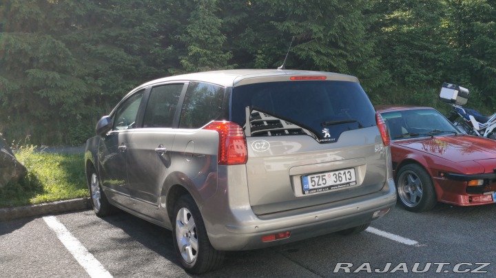 Peugeot 5008 2015