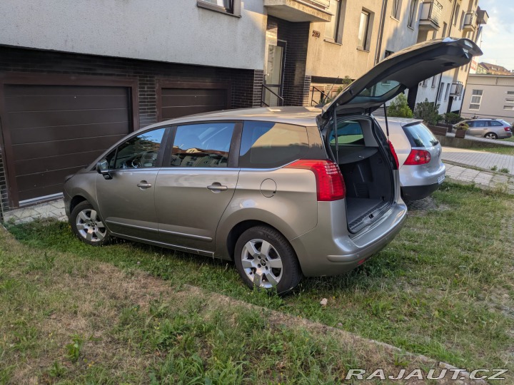 Peugeot 5008 2015