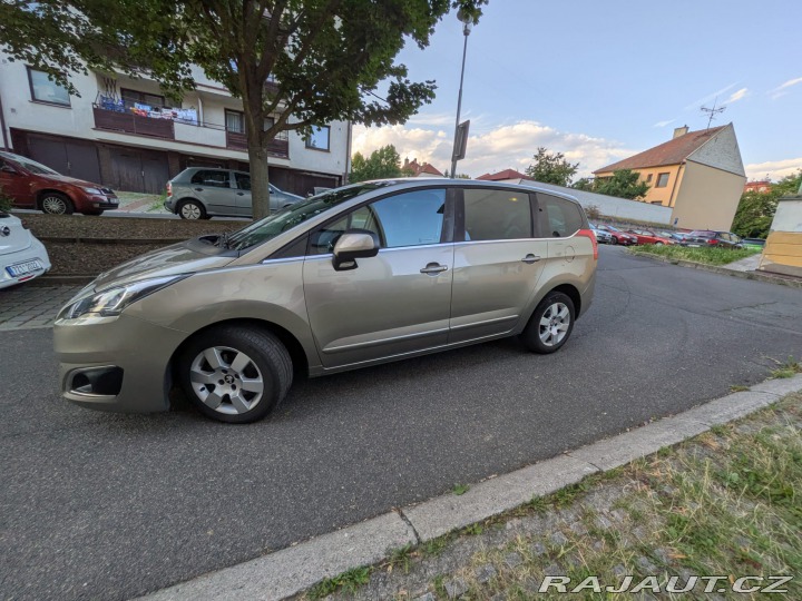 Peugeot 5008 2015