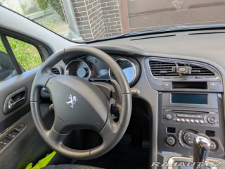Peugeot 5008 2015