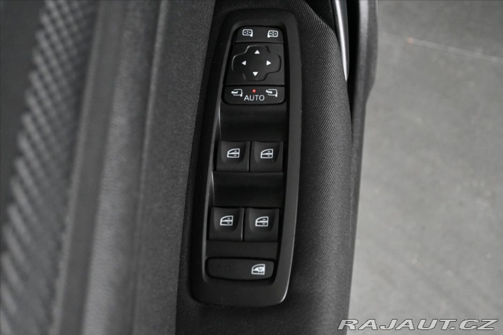 Renault Mégane 1,3 TCe 103kW LIMITED Zár 2020