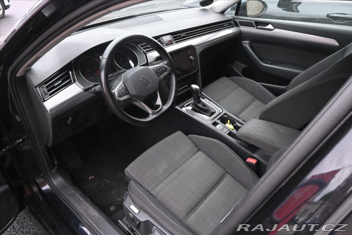Volkswagen Passat 2,0 TDi 110kW DSG Busines 2022