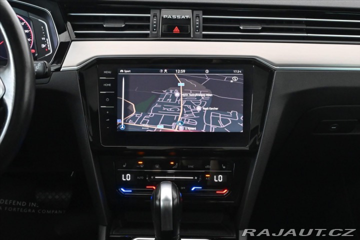Volkswagen Passat 2,0 TDi 110kW DSG ELEGANC 2021
