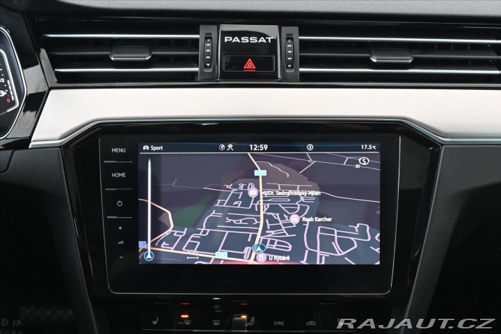 Volkswagen Passat 2,0 TDi 110kW DSG ELEGANC 2021