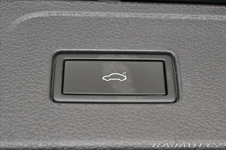 Volkswagen Passat 2,0 TDi 110kW DSG ELEGANC 2021