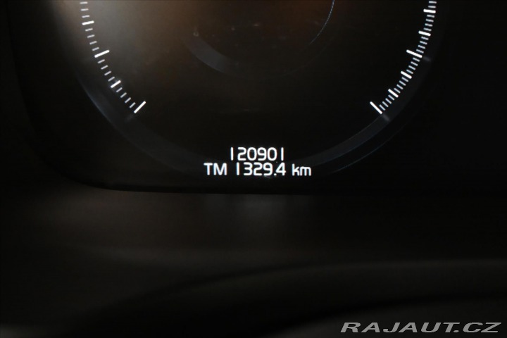 Volvo V60 2,0 B4 145 kW AT8 Inscrip 2021