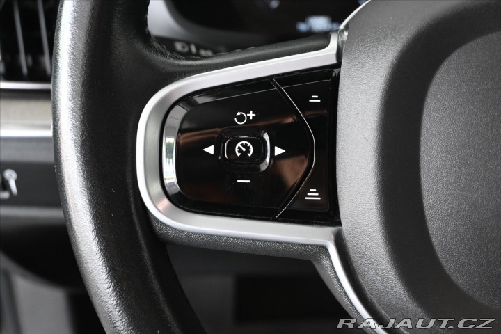 Volvo V60 2,0 B4 145 kW AT8 Inscrip 2021