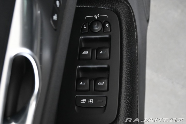 Volvo V60 2,0 B4 145 kW AT8 Inscrip 2021