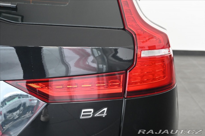 Volvo V60 2,0 B4 145 kW AT8 Inscrip 2021