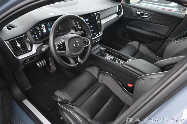 Volvo V60 2,0 B4 145kW AT8 R-Design 2022